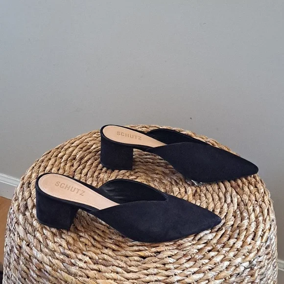 SCHUTZ Womens Dauani Black Suede Pointed Toe Mule 2.5" Heels S-8.5 - Picture 1 of 8